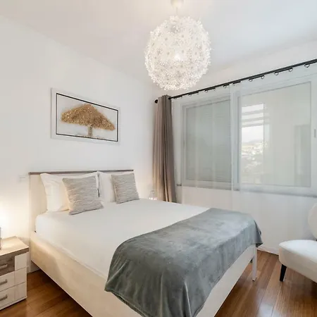 Apartment Amparo I By An Island Apart
